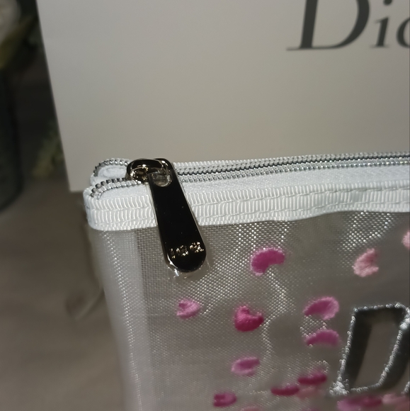 Dior NWT Pink And White Beauty Pouch With Gift Box - Picture 6 of 6